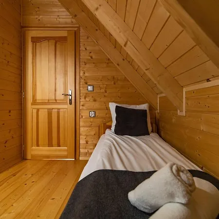 Eko Mamastra 山林小屋