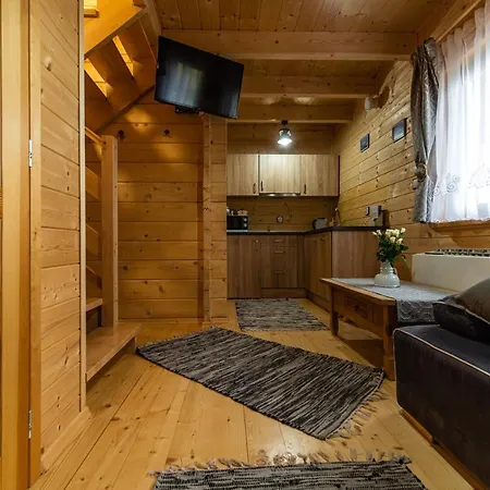 Eko Mamastra 山林小屋 *