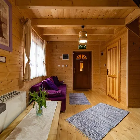 Eko Mamastra 山林小屋