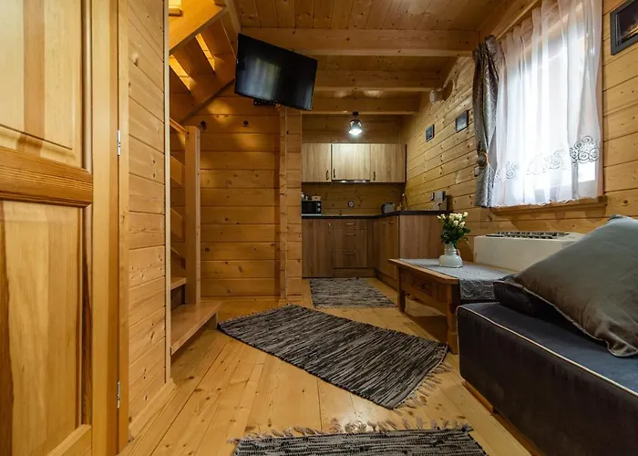 Eko Mamastra Lodge *